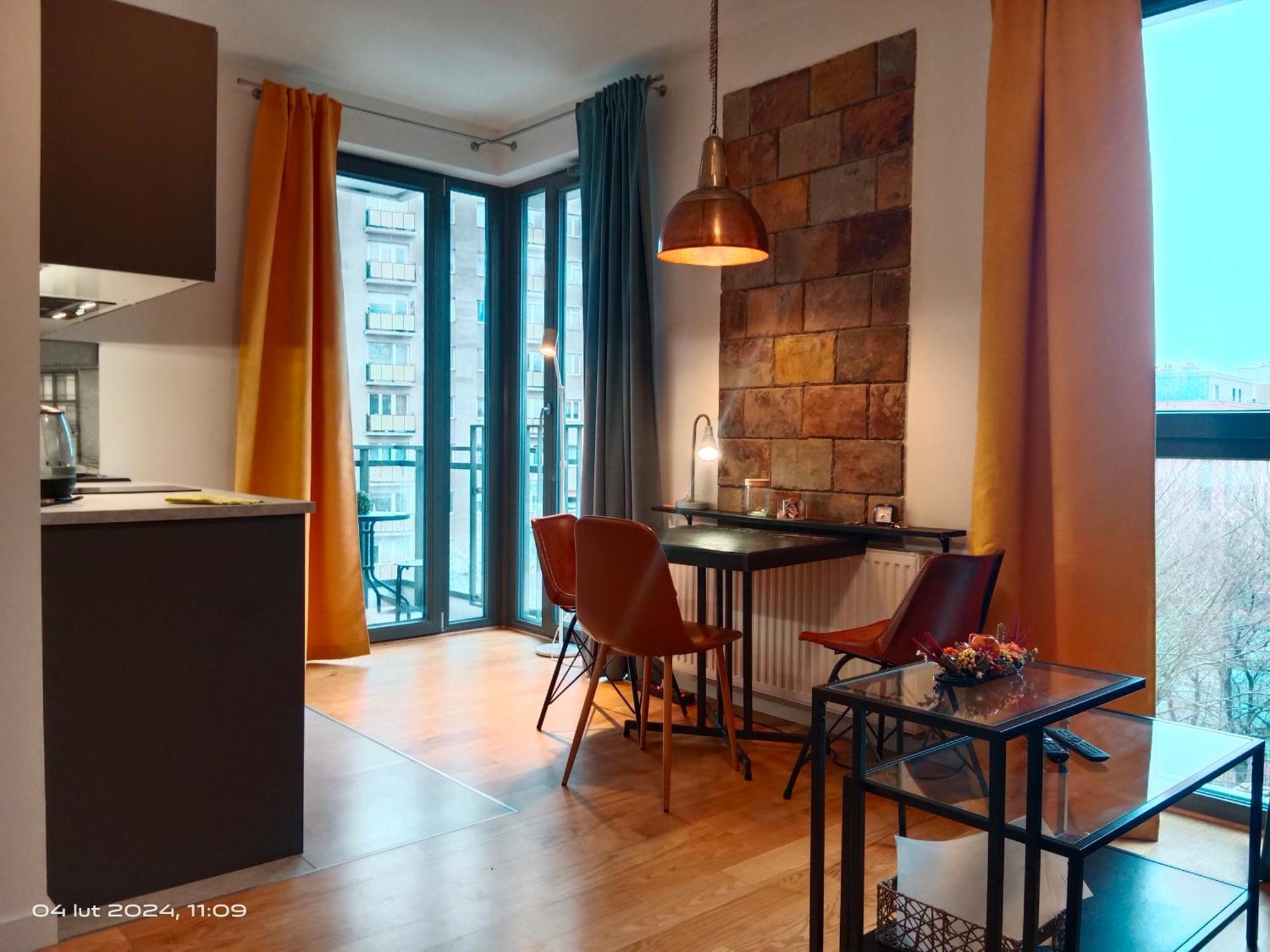 Uroczy Apartament Dlugie Ogrody 48 格但斯克 外观 照片
